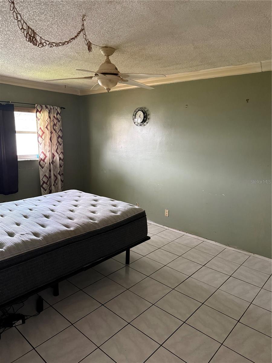 Image 16 of 19 For 5300 Washington Street 340p