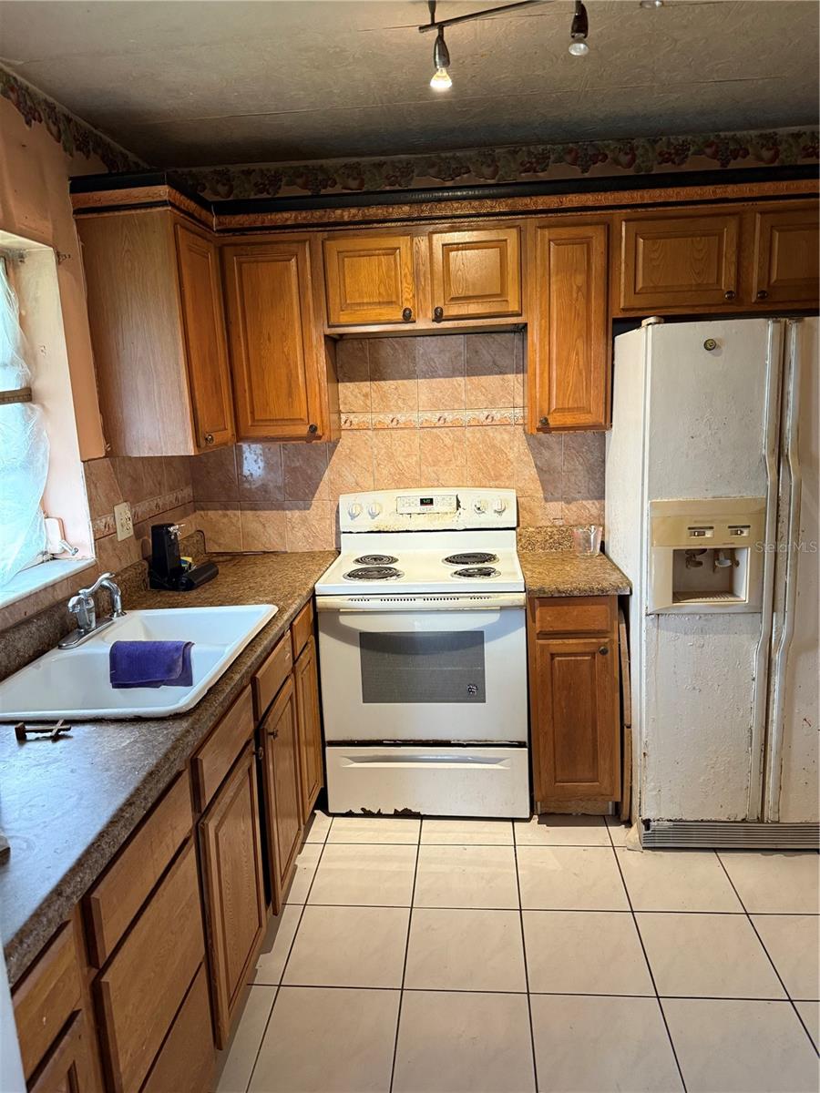 Image 3 of 19 For 5300 Washington Street 340p