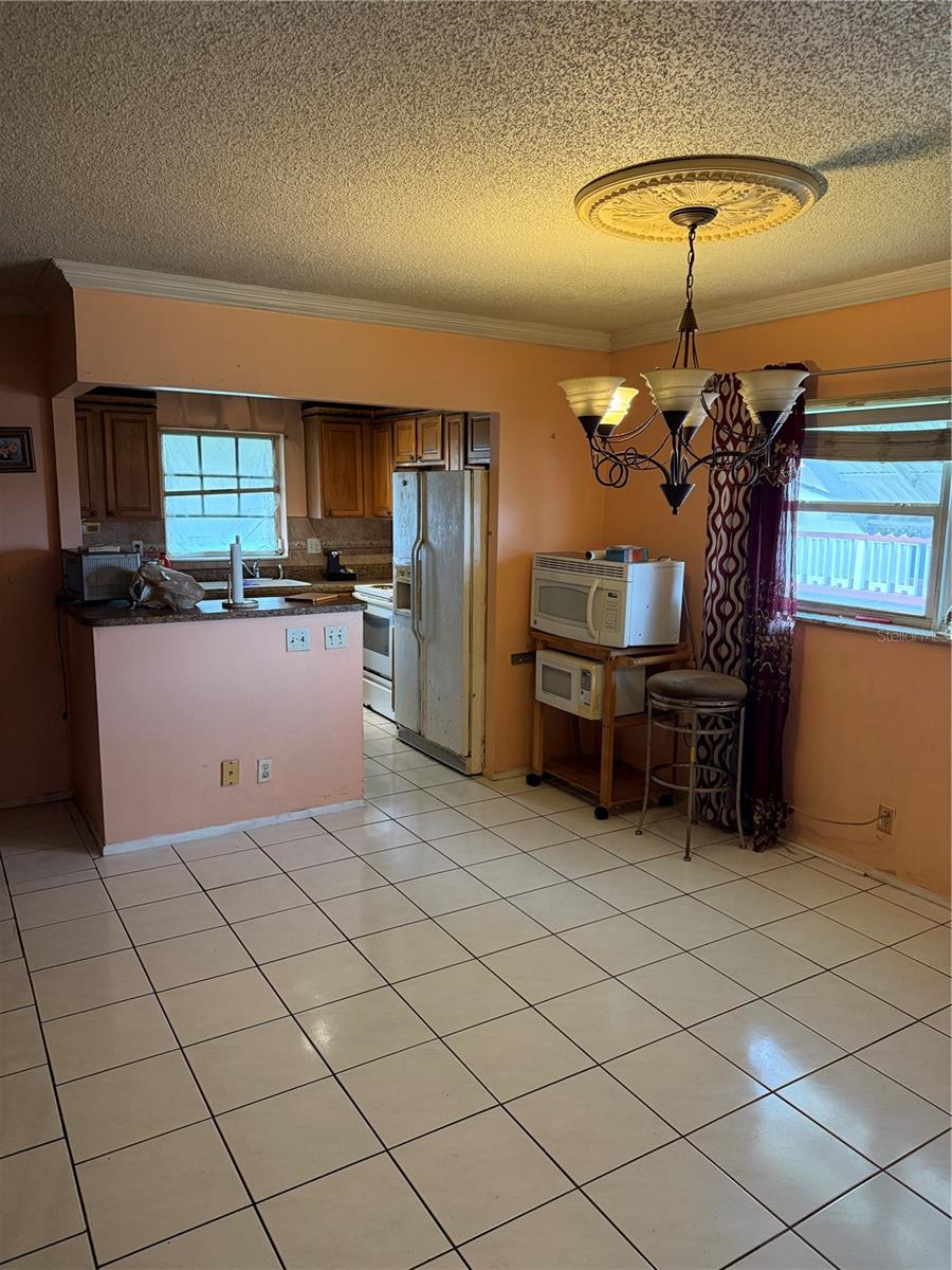 Image 4 of 19 For 5300 Washington Street 340p
