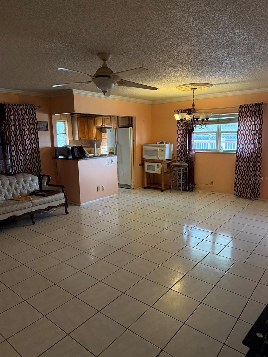 Image 7 of 19 For 5300 Washington Street 340p