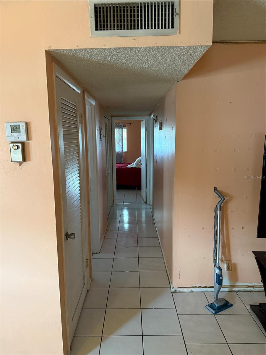 Image 9 of 19 For 5300 Washington Street 340p