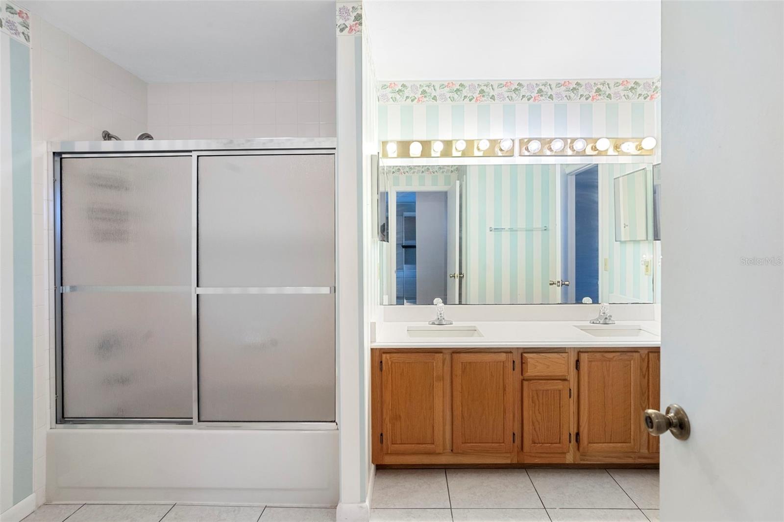 Image 29 of 34 For 1017 Casa Del Sol Circle