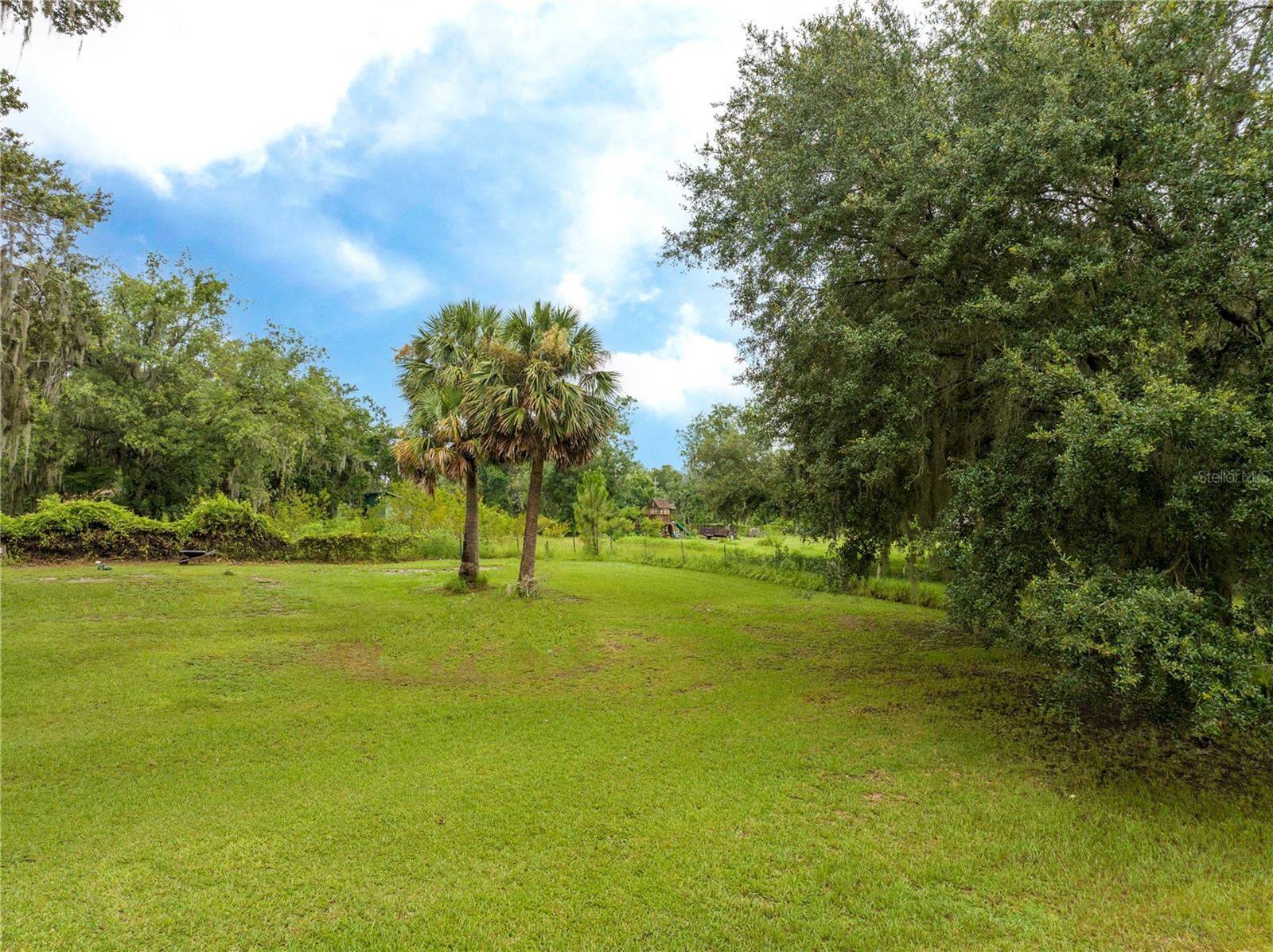Image 34 of 44 For 36720 Emeralda Island Road