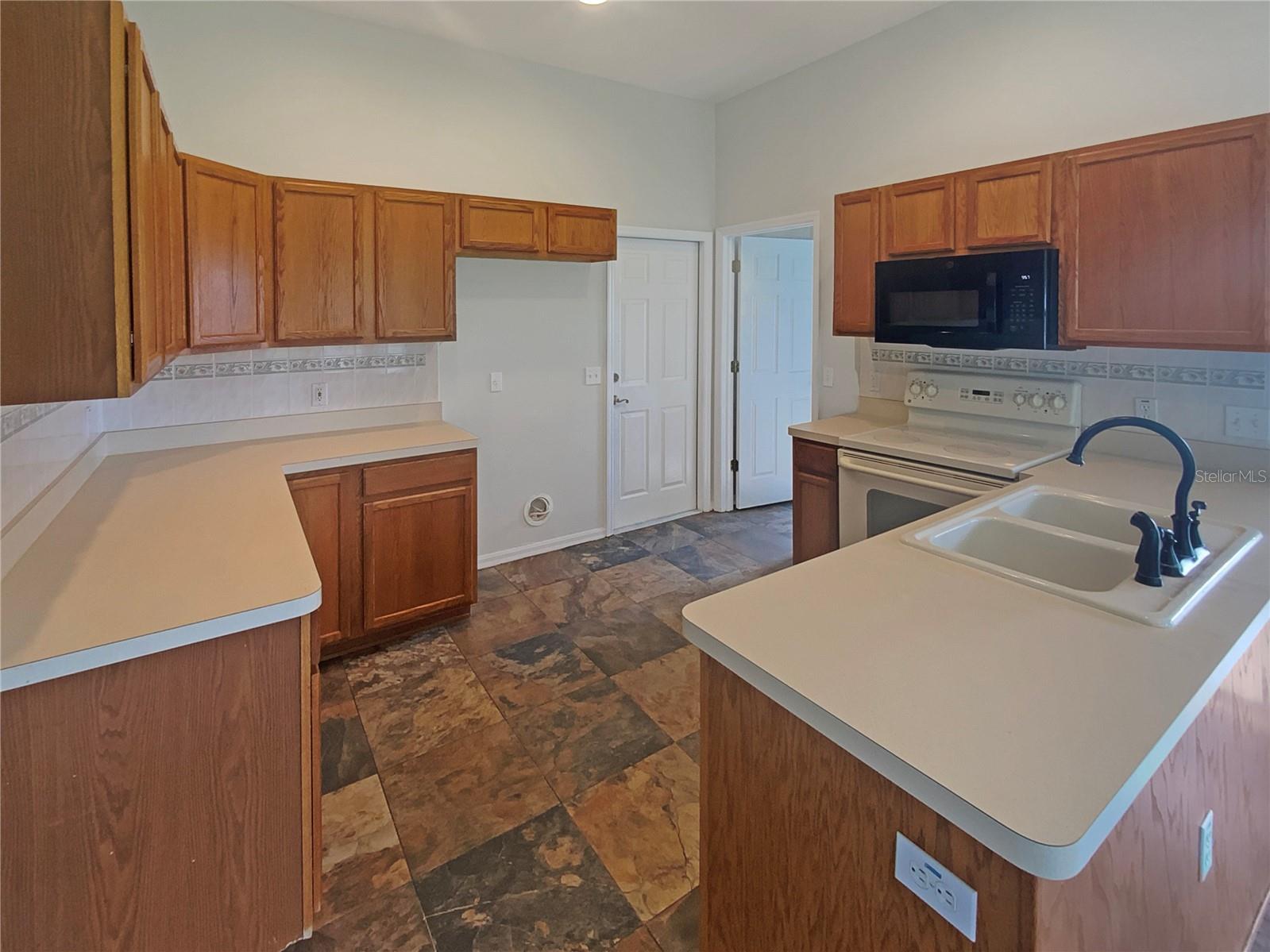 Image 6 of 32 For 9348 Santa Monica Way