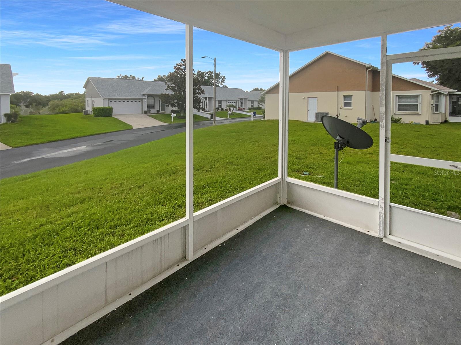 Image 9 of 32 For 9348 Santa Monica Way