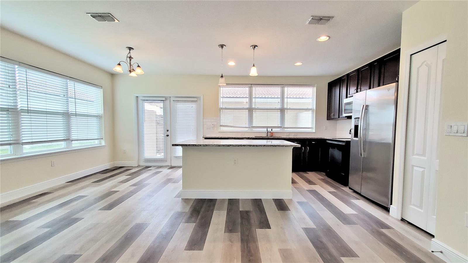 Image 12 of 41 For 3118 Camino Real Drive N