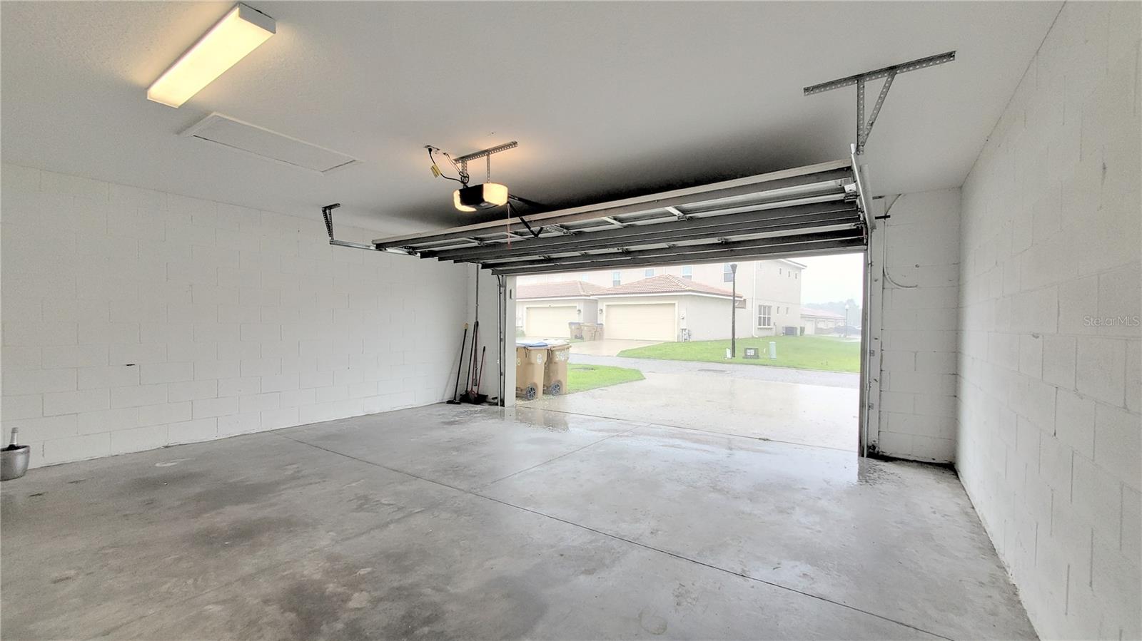Image 35 of 41 For 3118 Camino Real Drive N