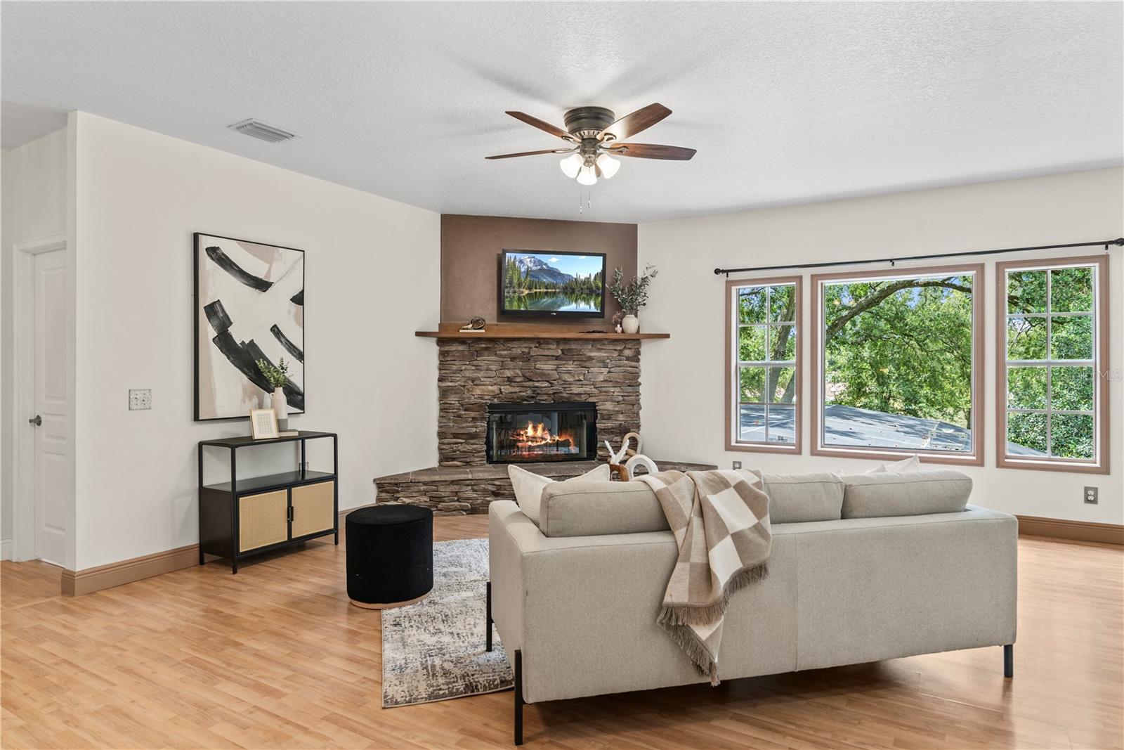 Image 15 of 55 For 230 Prescott Drive