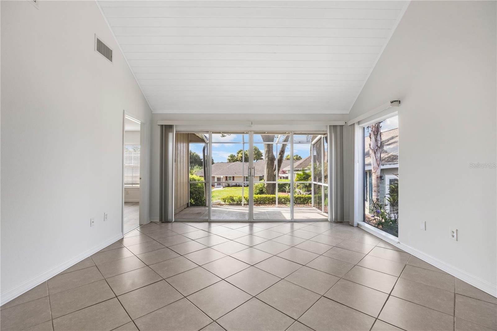 Image 20 of 28 For 1134 Villa Lane 95