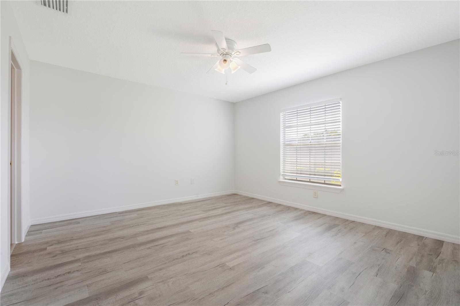 Image 21 of 28 For 1134 Villa Lane 95
