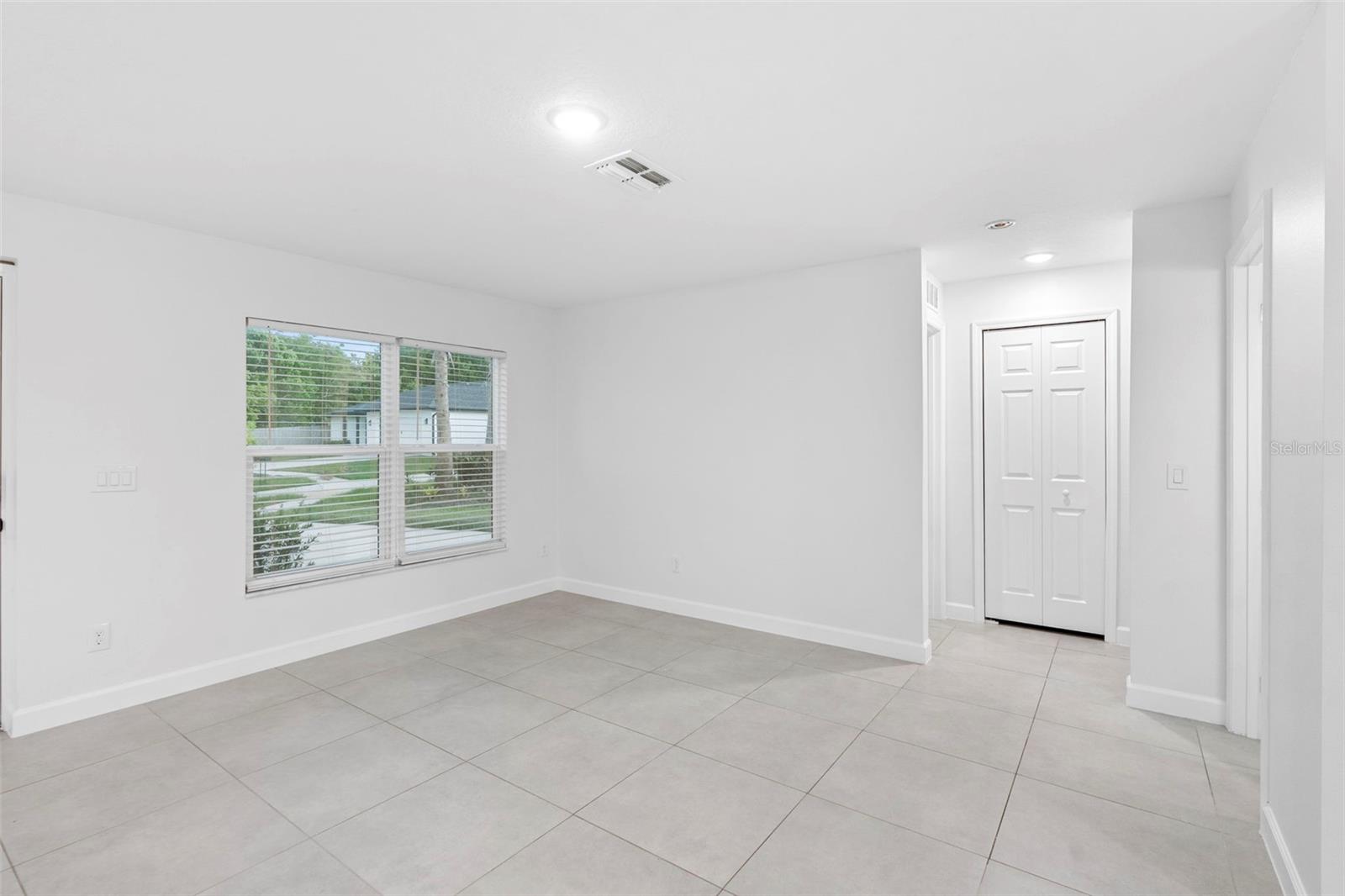 Image 11 of 36 For 845 Kenilworth Court