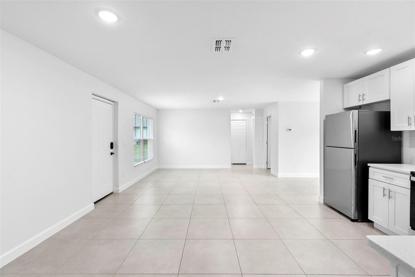 Image 12 of 36 For 845 Kenilworth Court