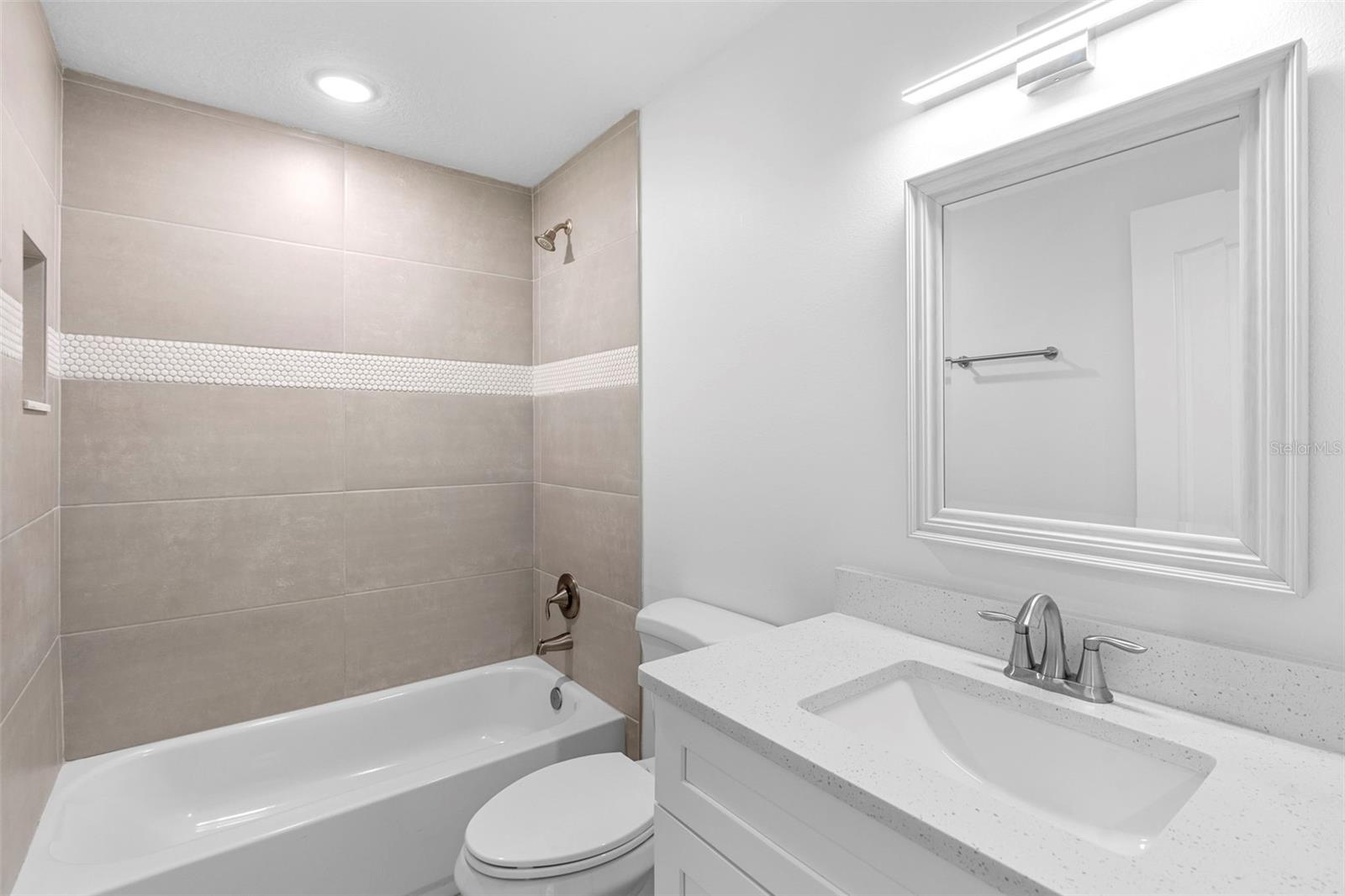 Image 14 of 36 For 845 Kenilworth Court