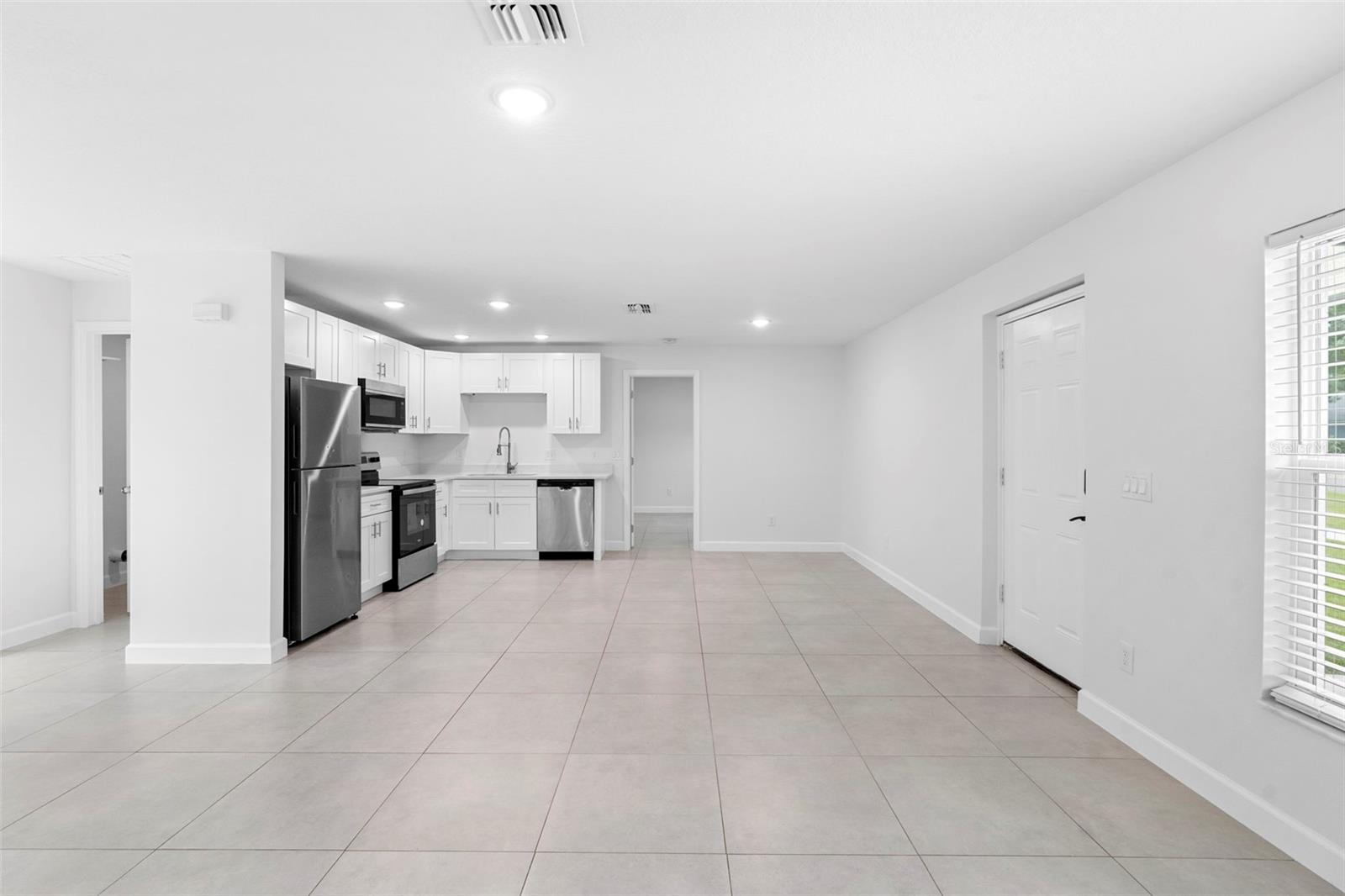 Image 15 of 36 For 845 Kenilworth Court