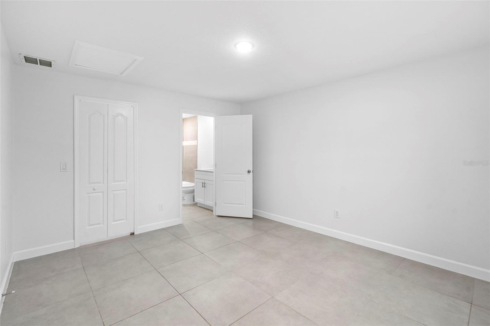 Image 22 of 36 For 845 Kenilworth Court