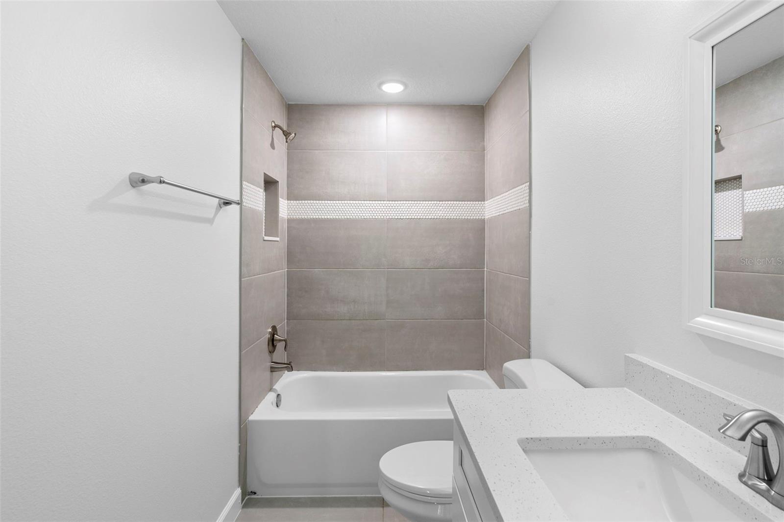Image 24 of 36 For 845 Kenilworth Court