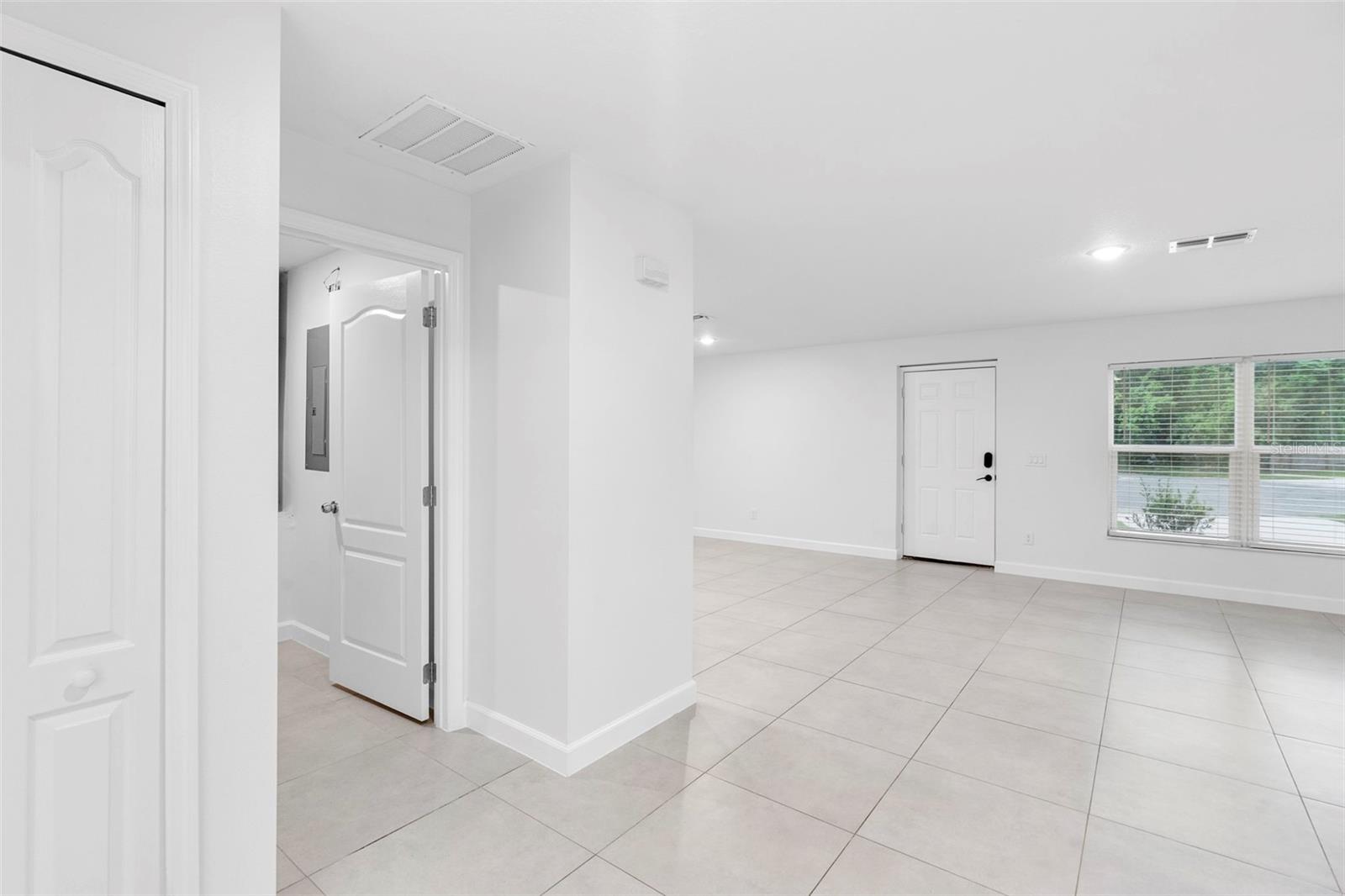 Image 26 of 36 For 845 Kenilworth Court