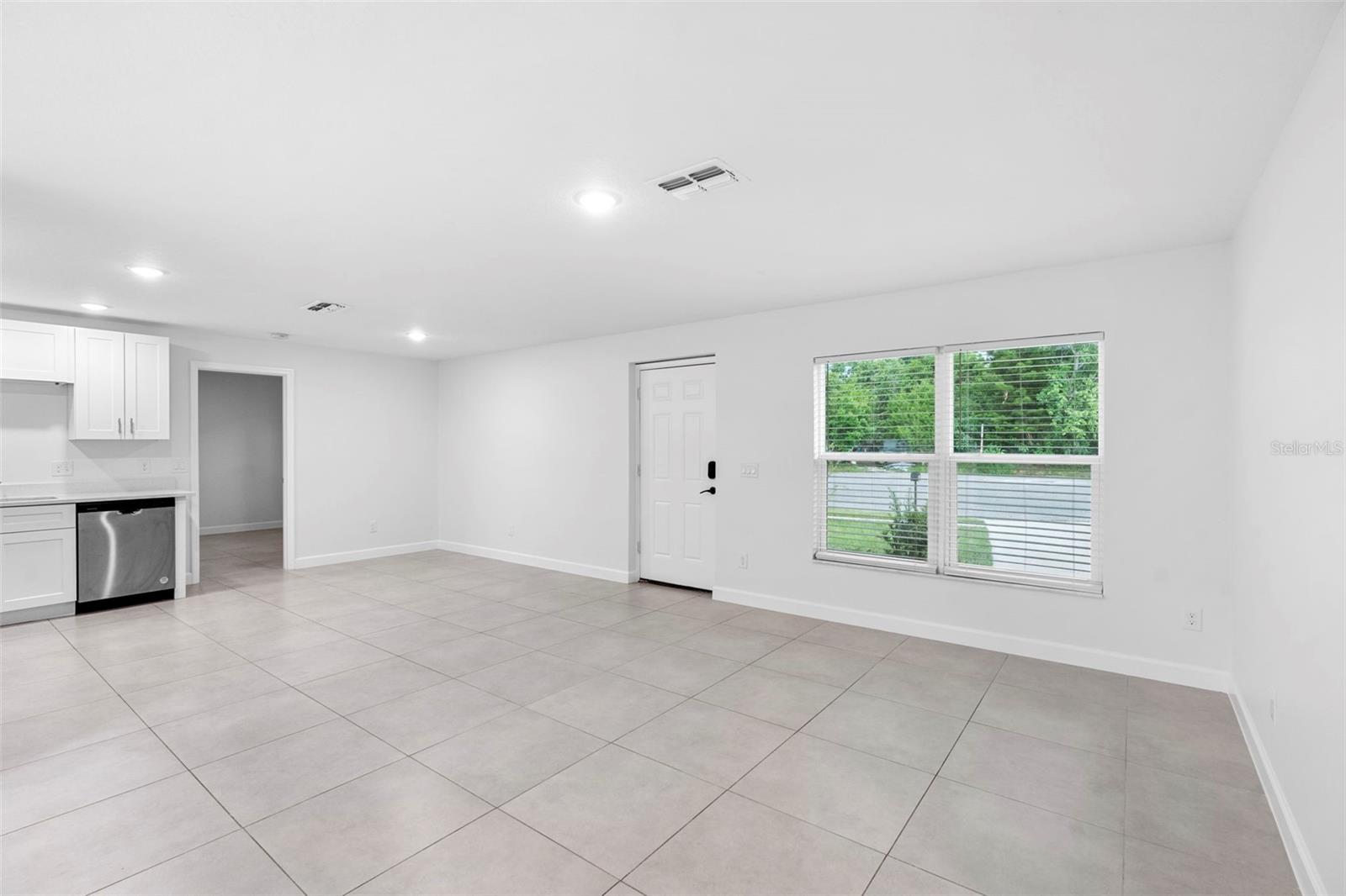 Image 5 of 36 For 845 Kenilworth Court