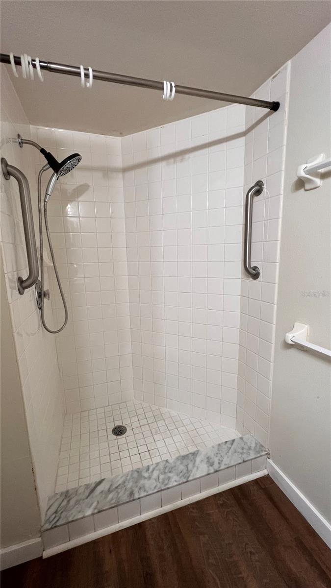 Listing photo id 9 for 3900 Southpointe Drive 104