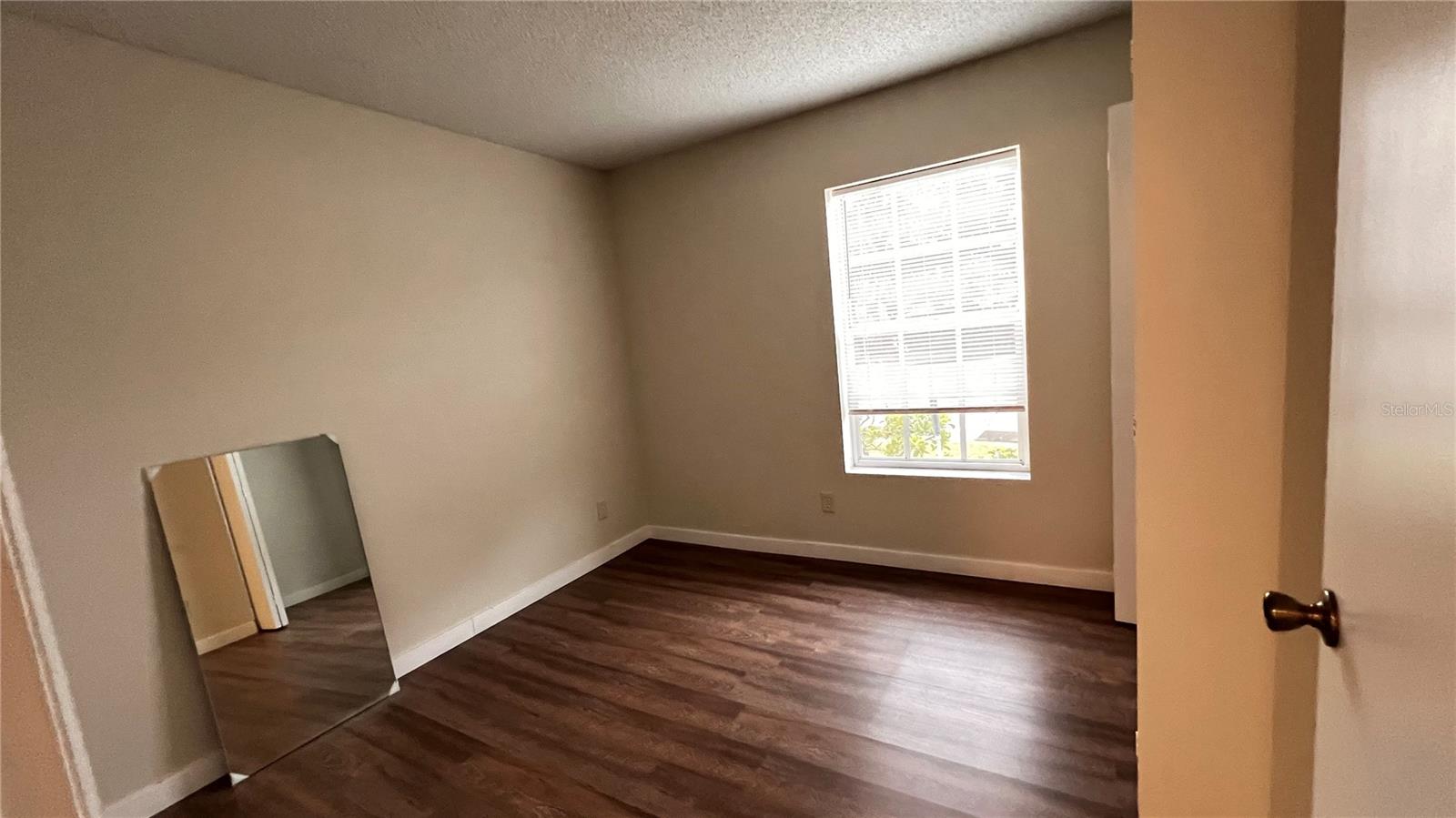 Listing photo id 10 for 3900 Southpointe Drive 104