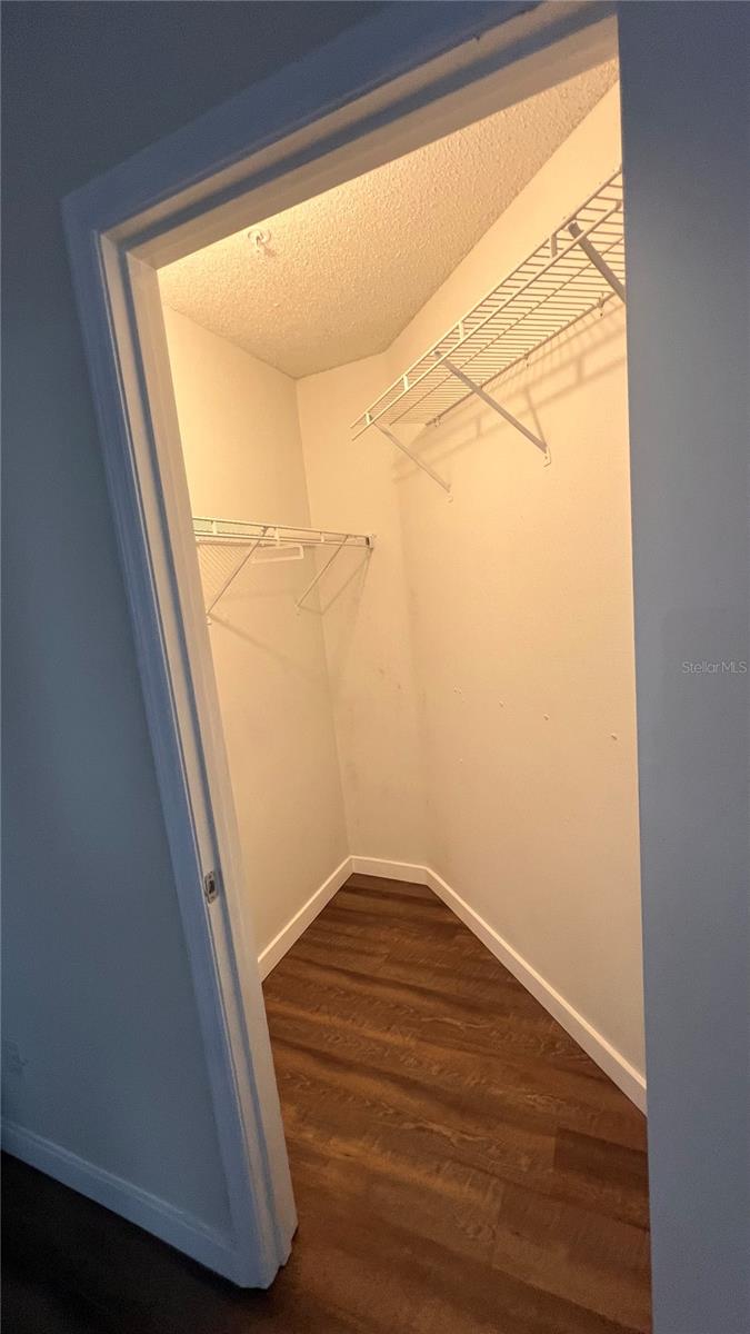 Listing photo id 14 for 3900 Southpointe Drive 104