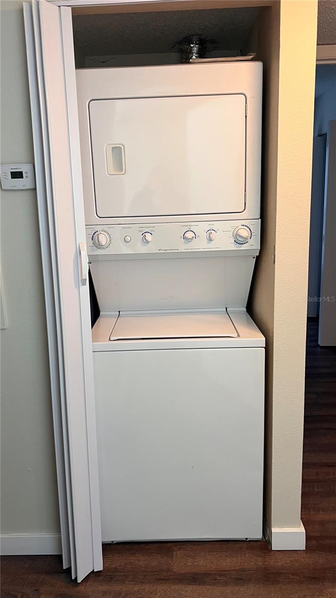 Listing photo id 18 for 3900 Southpointe Drive 104