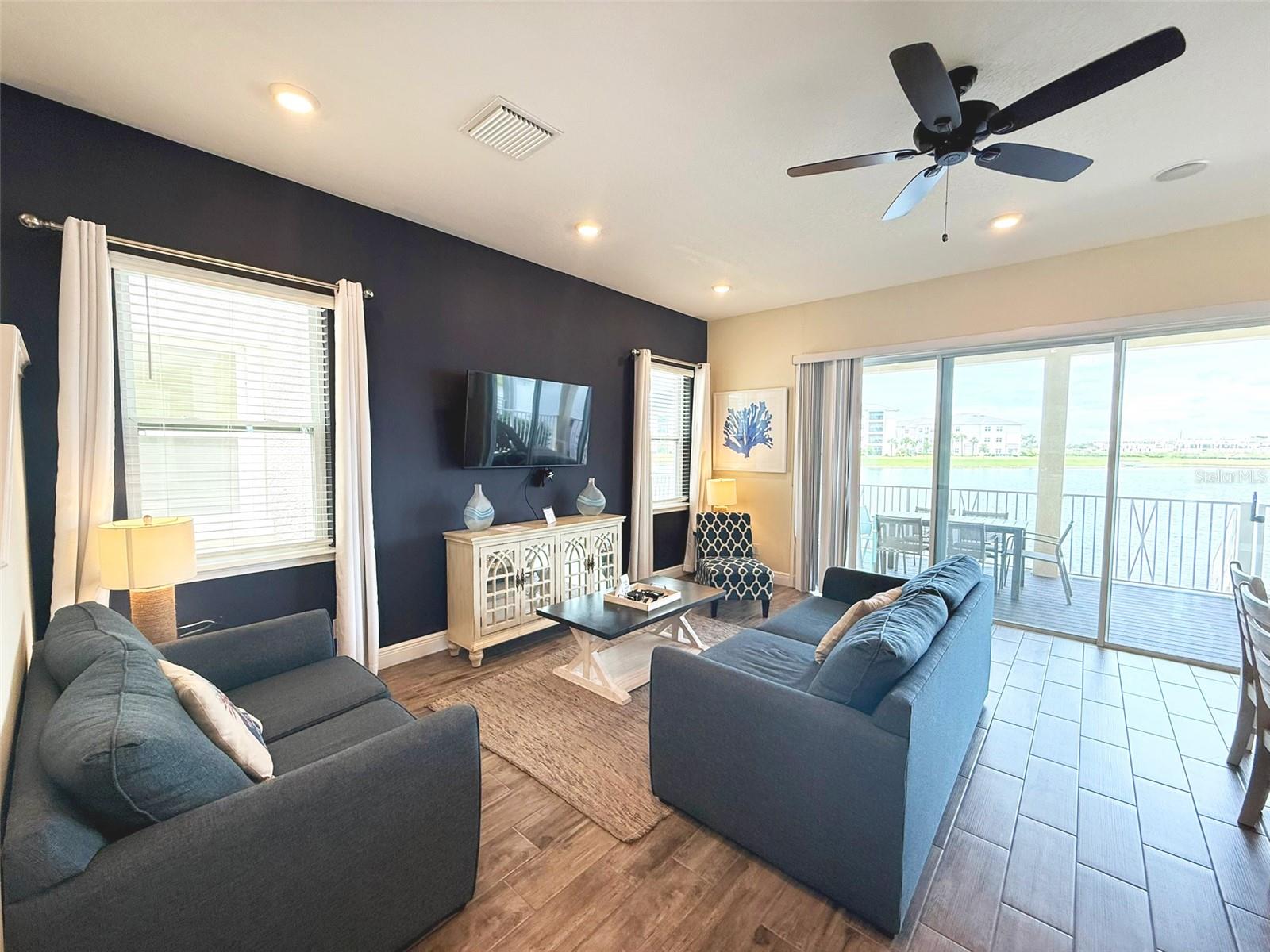 Image 4 of 75 For 8121 Surf Street
