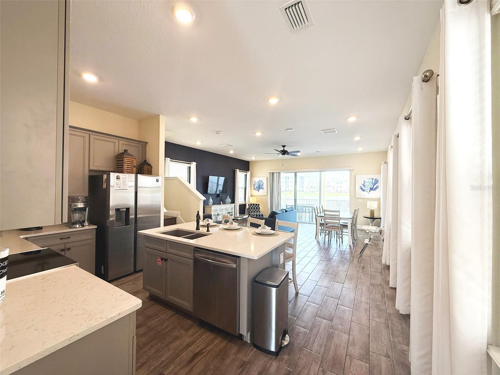 Image 9 of 75 For 8121 Surf Street