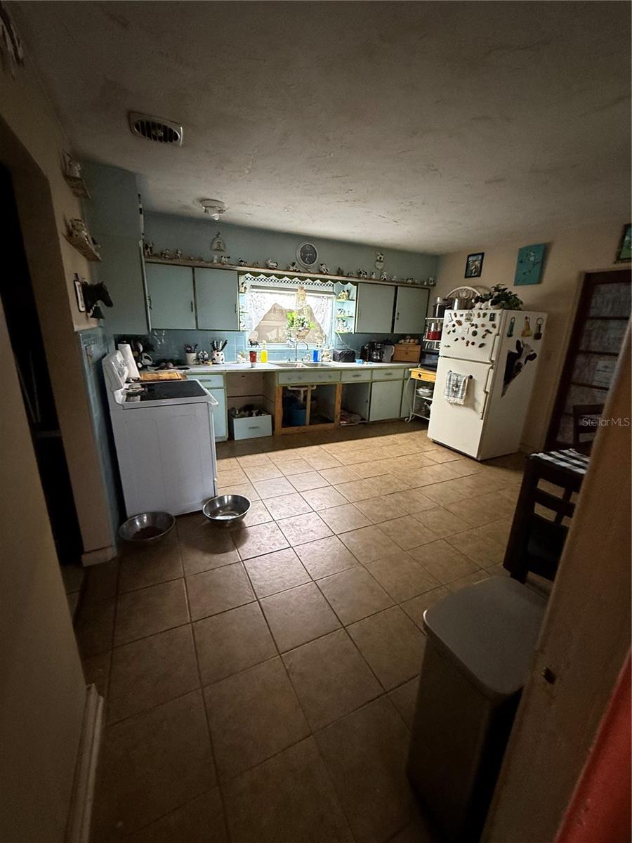 Image 4 of 20 For 485 Buena Vista Drive