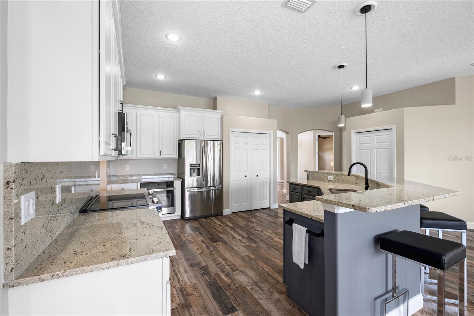 Image 12 of 53 For 833 Woodbine Drive