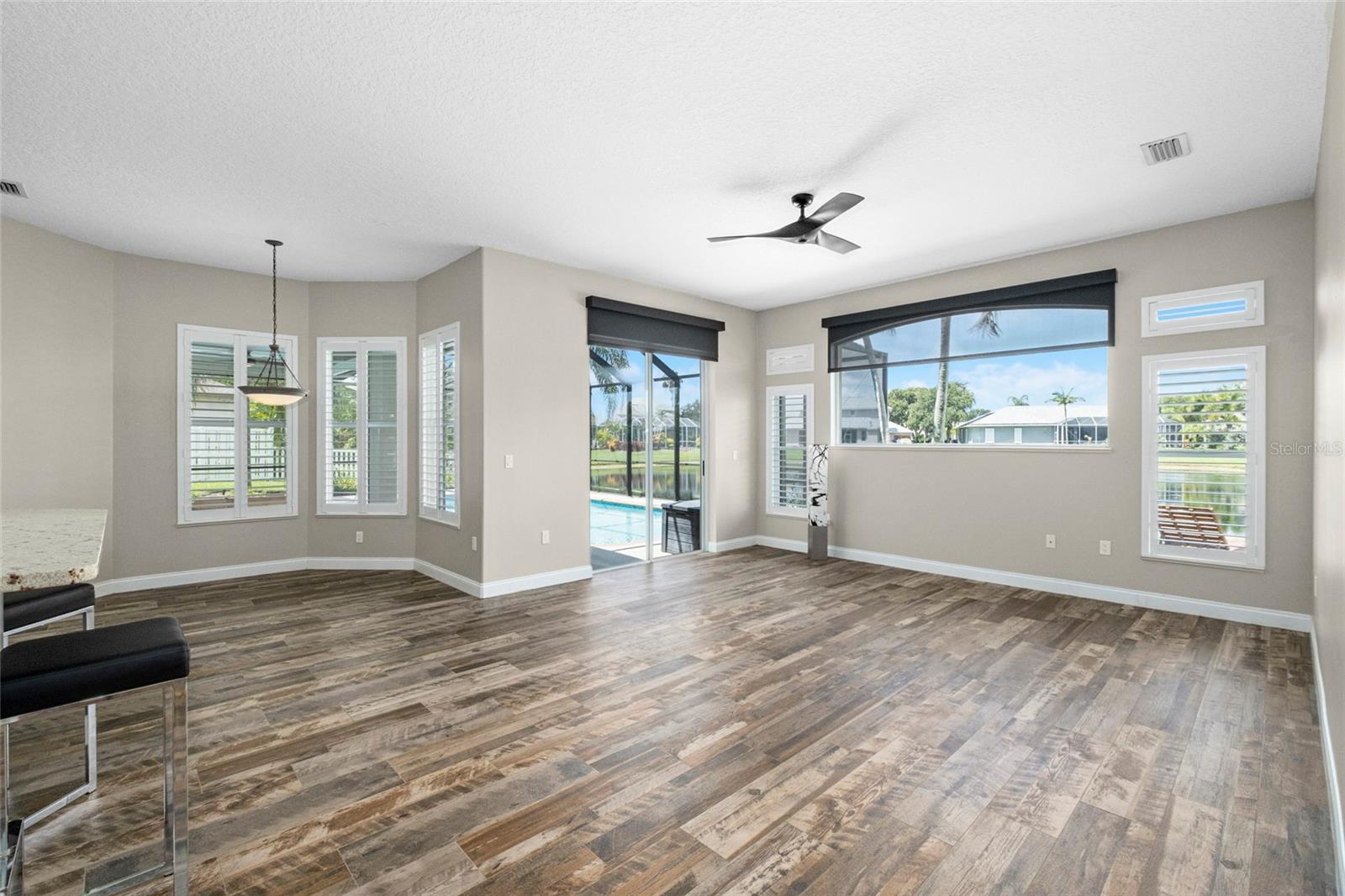 Image 15 of 53 For 833 Woodbine Drive