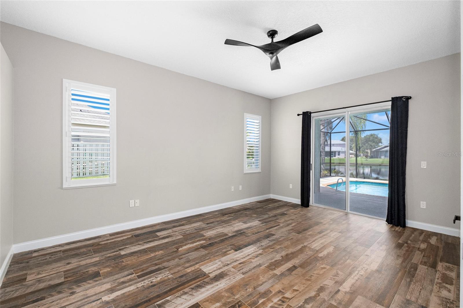 Image 18 of 53 For 833 Woodbine Drive