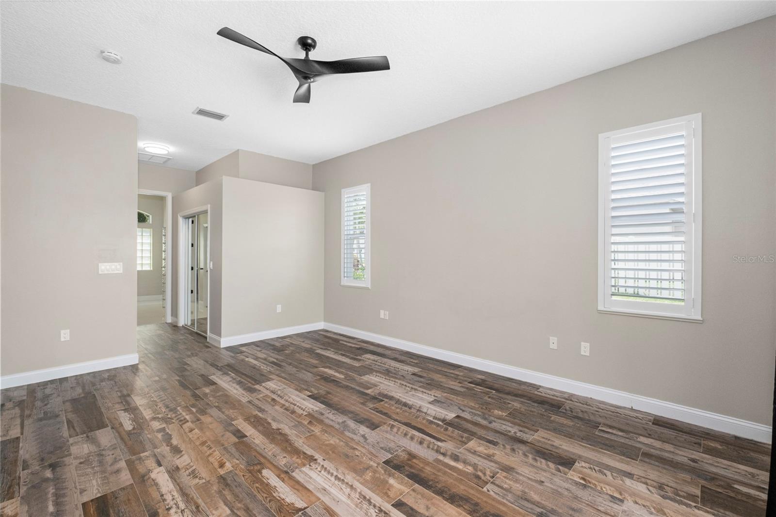 Image 20 of 53 For 833 Woodbine Drive
