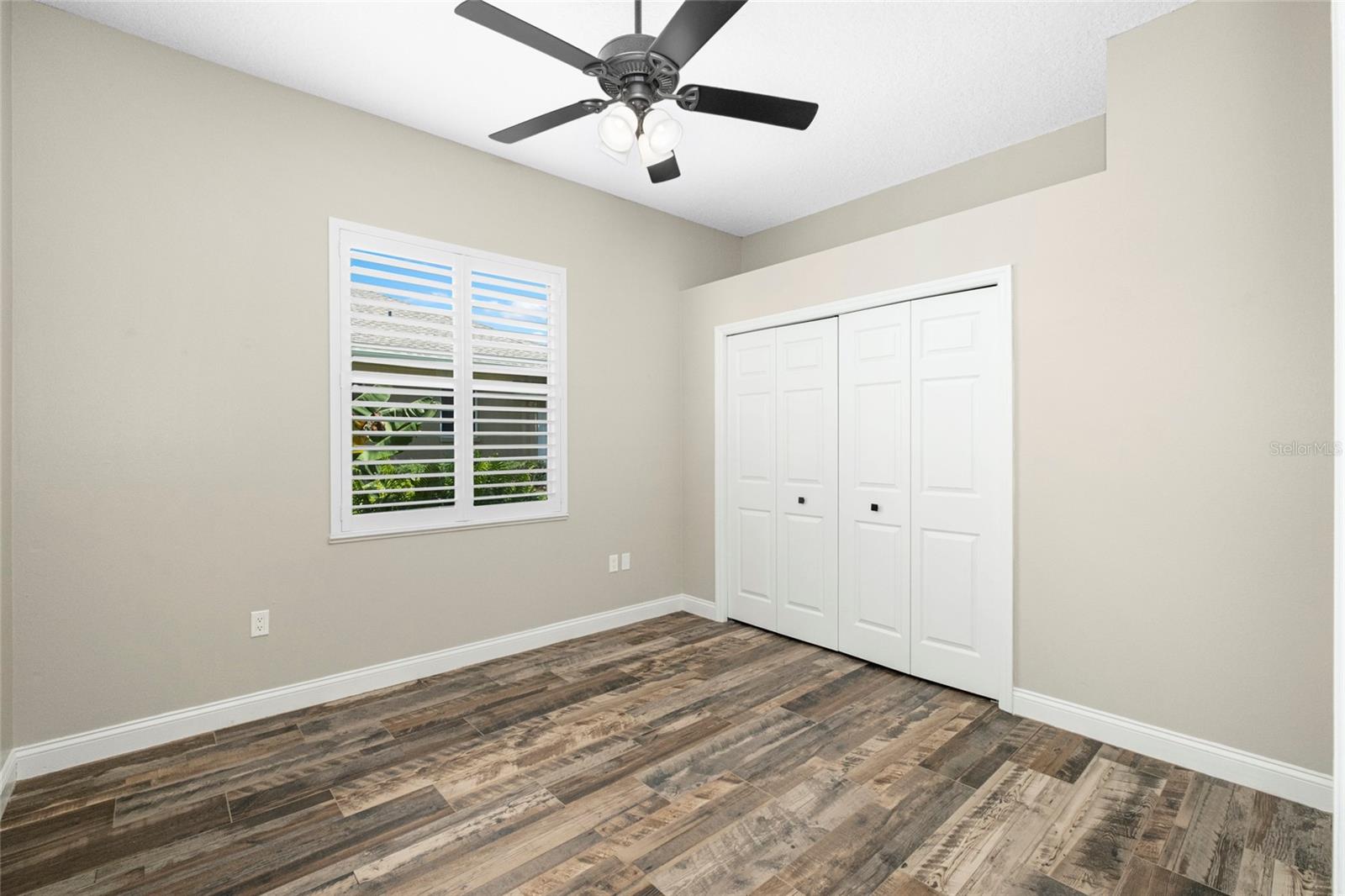 Image 27 of 53 For 833 Woodbine Drive