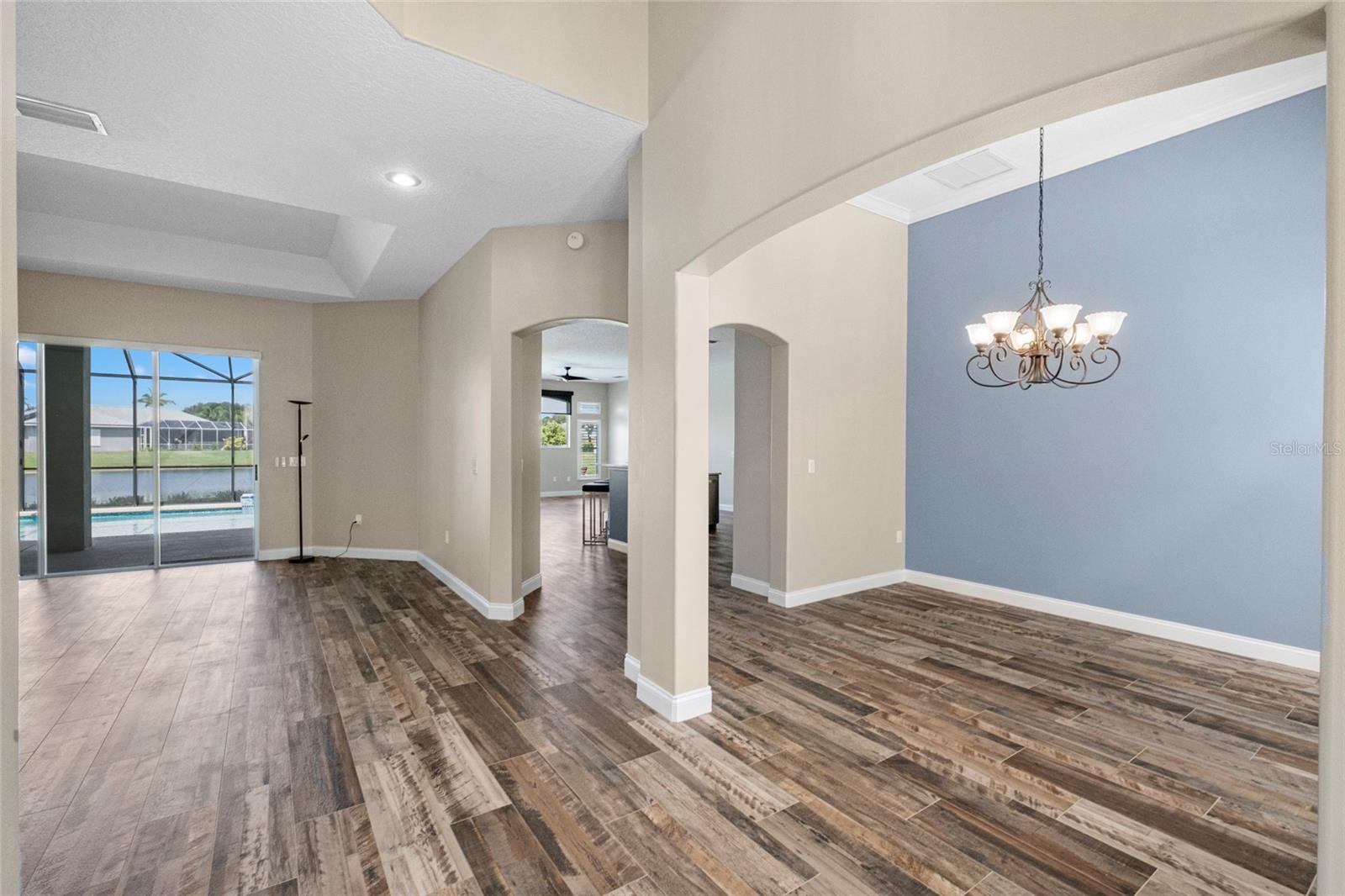 Image 3 of 53 For 833 Woodbine Drive