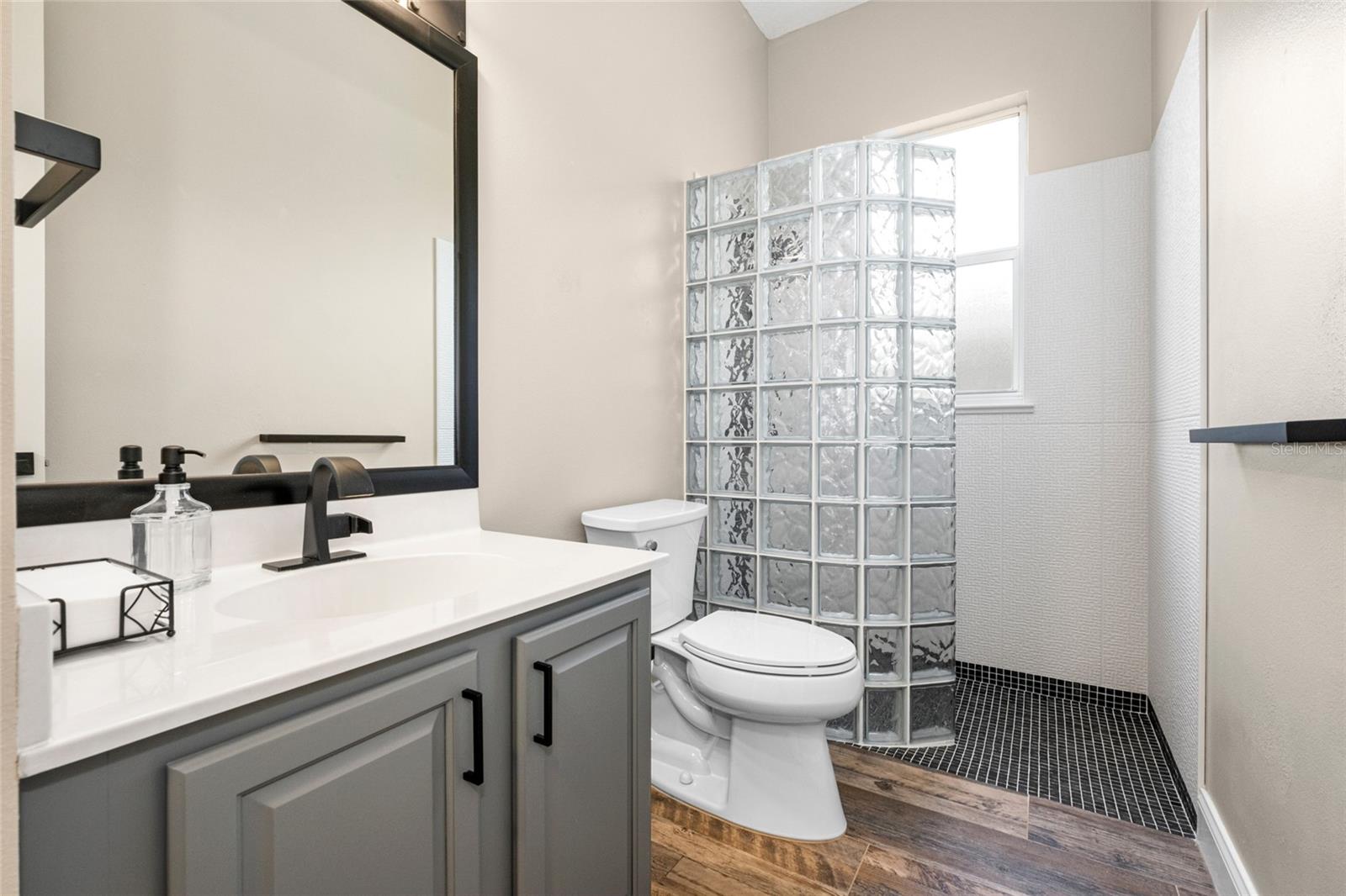 Image 33 of 53 For 833 Woodbine Drive
