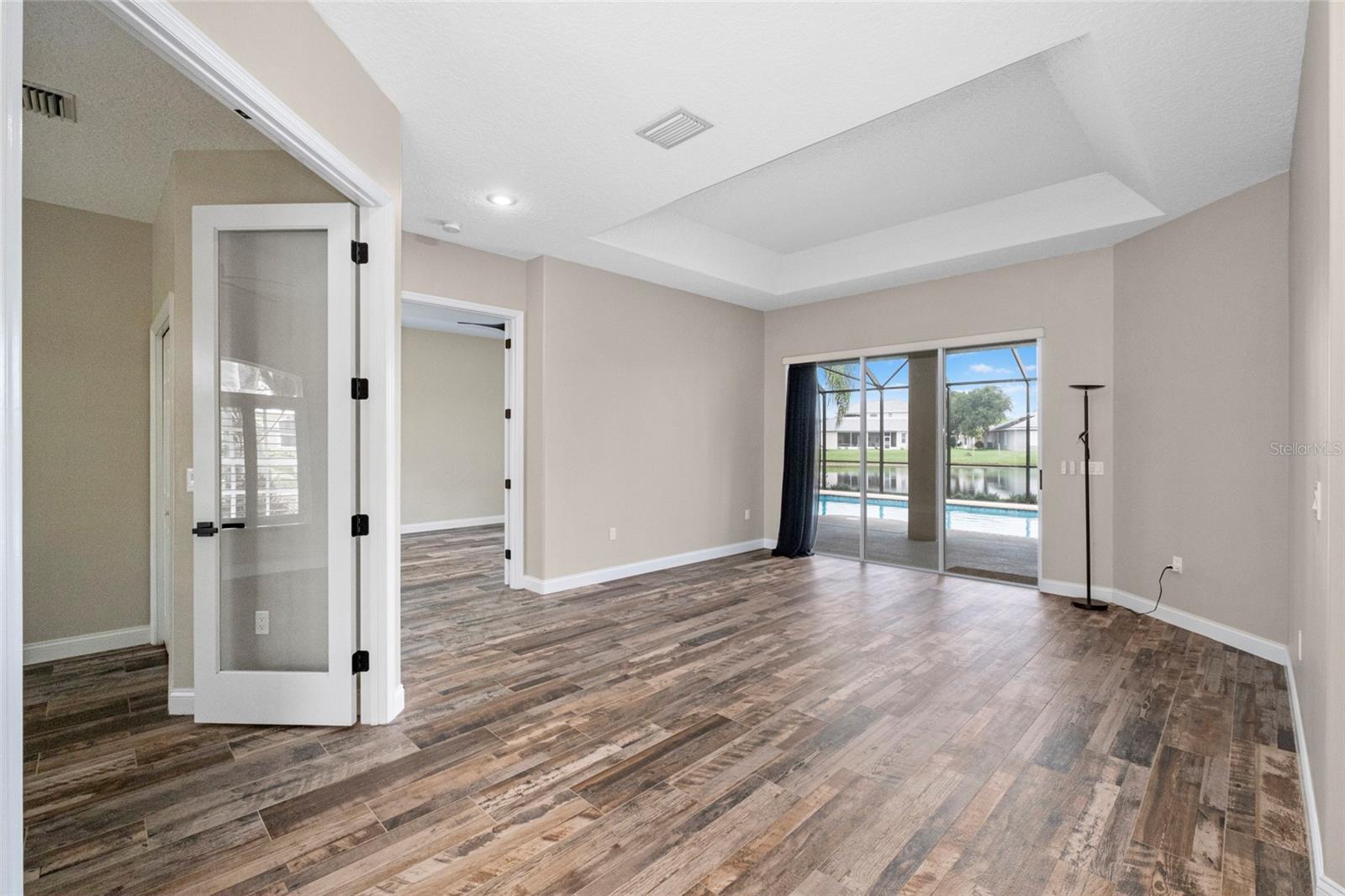 Image 6 of 53 For 833 Woodbine Drive
