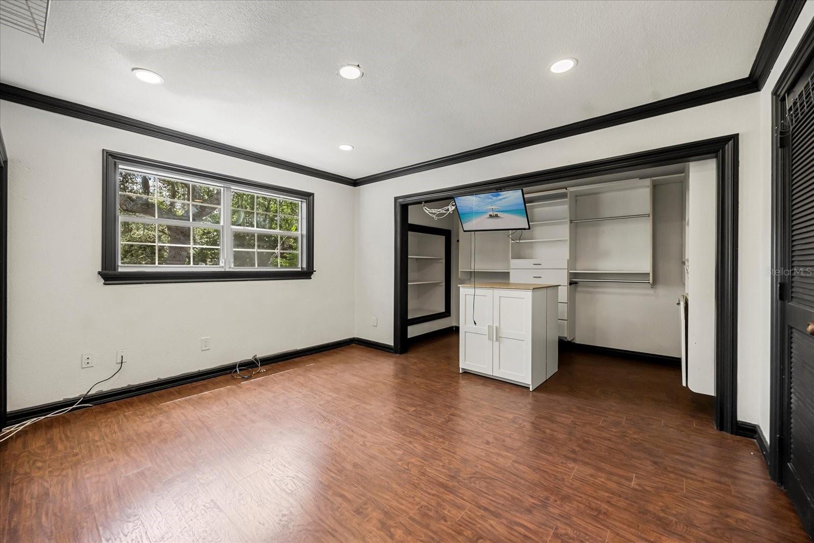Image 11 of 78 For 201 Sweetwater Cove Boulevard
