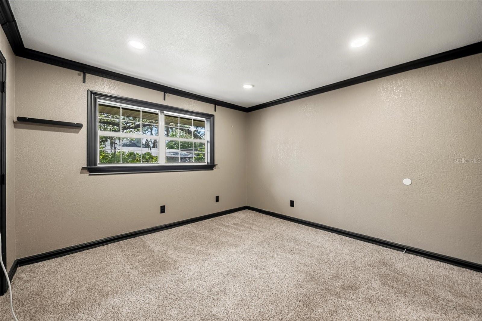 Image 17 of 78 For 201 Sweetwater Cove Boulevard