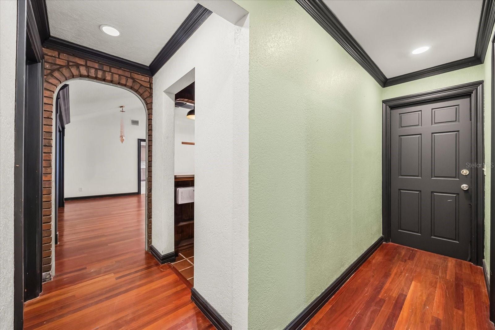 Image 19 of 78 For 201 Sweetwater Cove Boulevard