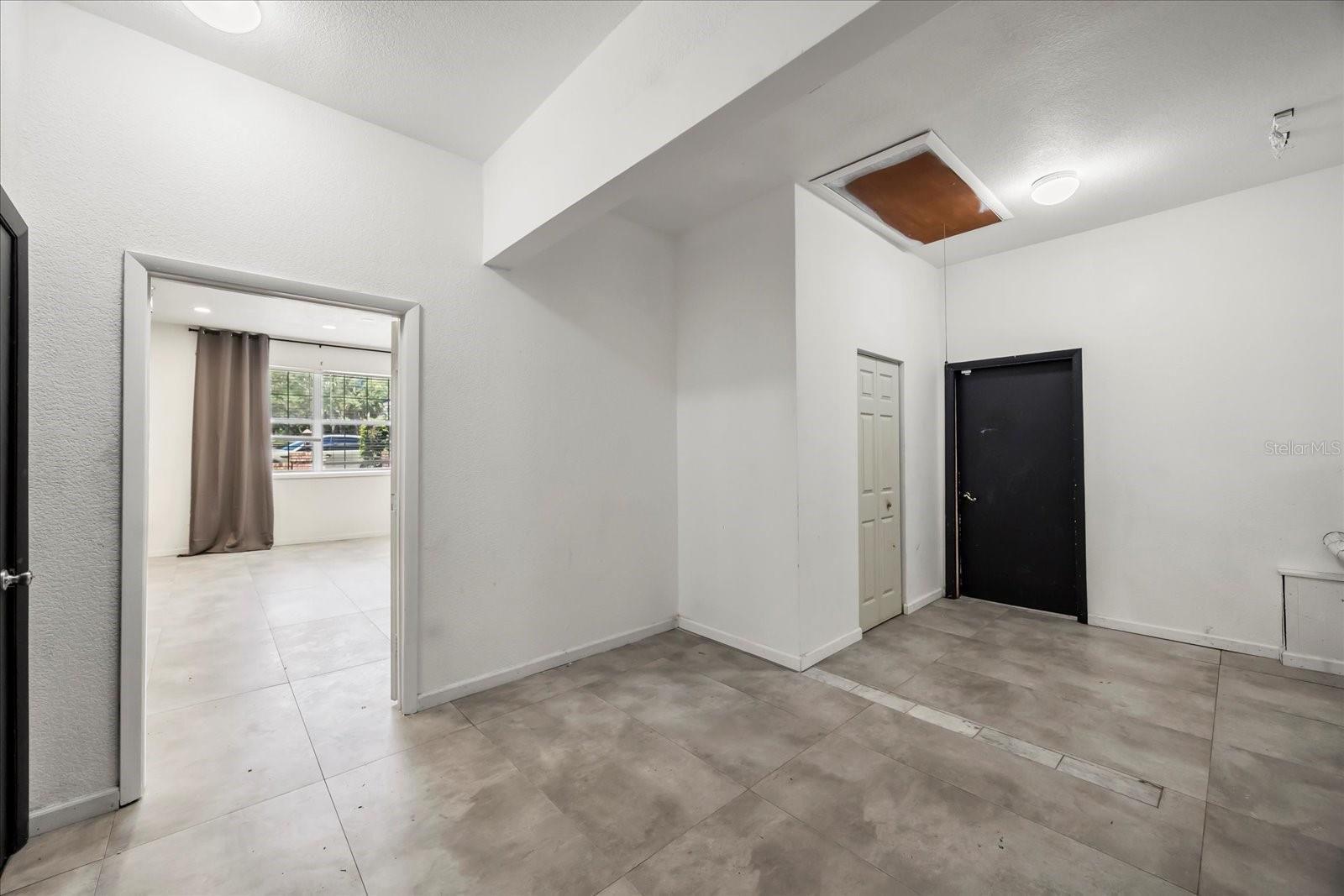 Image 20 of 78 For 201 Sweetwater Cove Boulevard