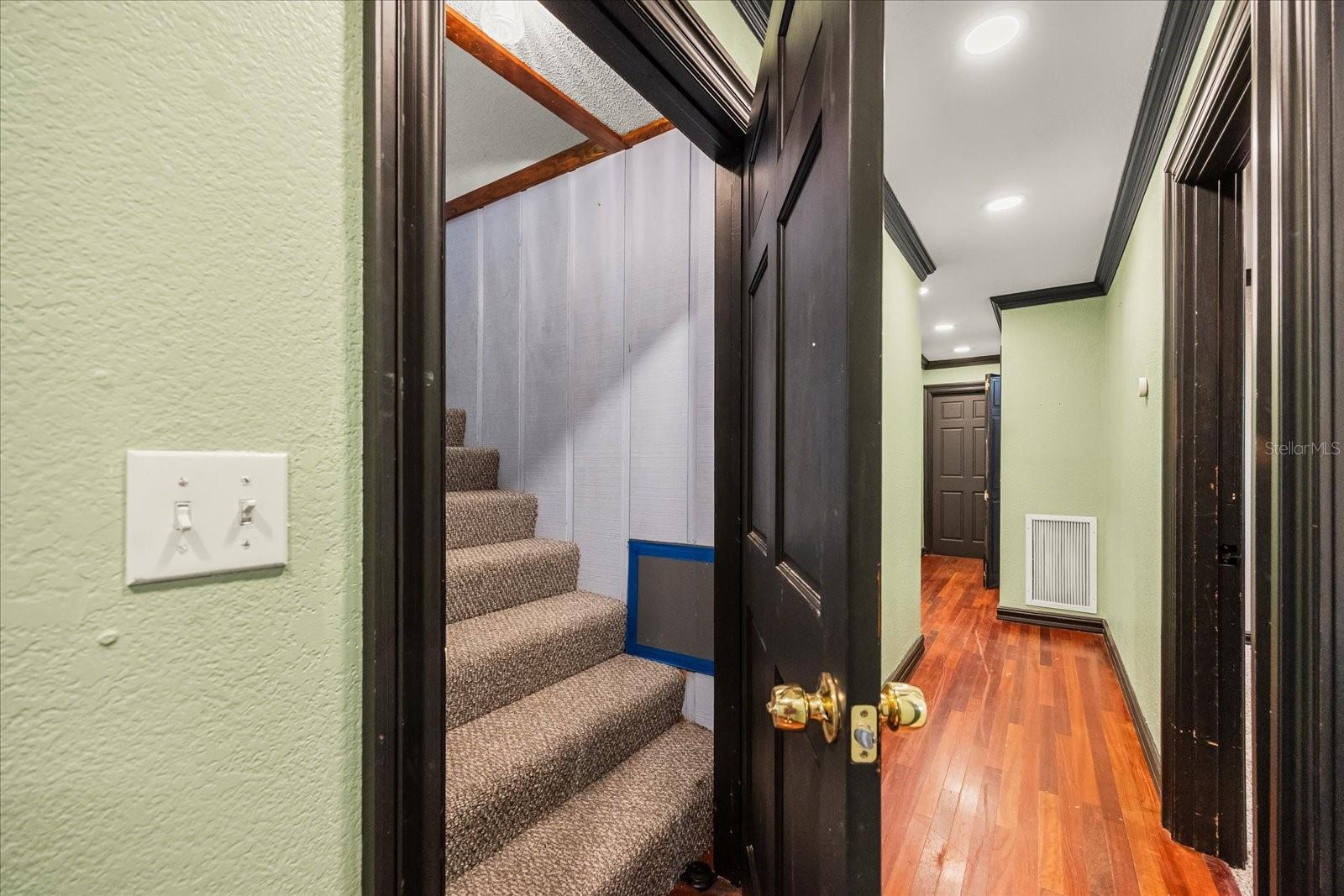 Image 6 of 78 For 201 Sweetwater Cove Boulevard