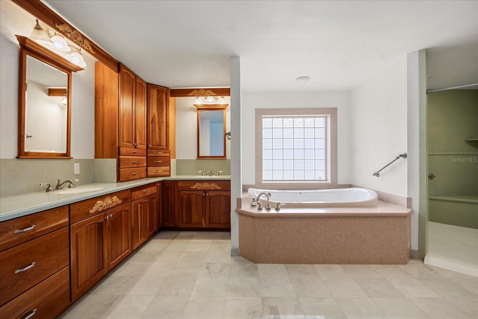 Image 63 of 78 For 201 Sweetwater Cove Boulevard