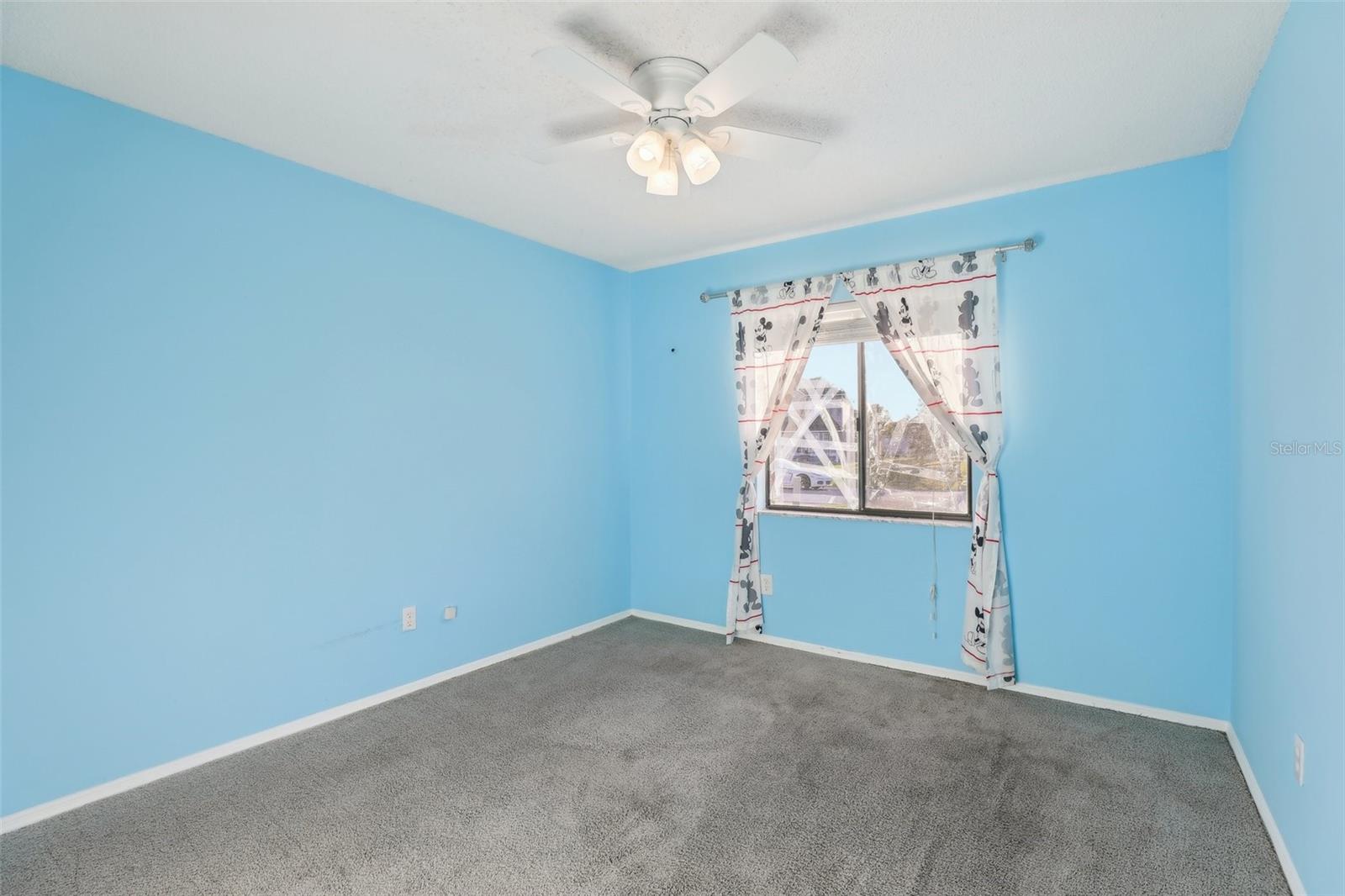 Image 33 of 51 For 118 Pinewood Circle