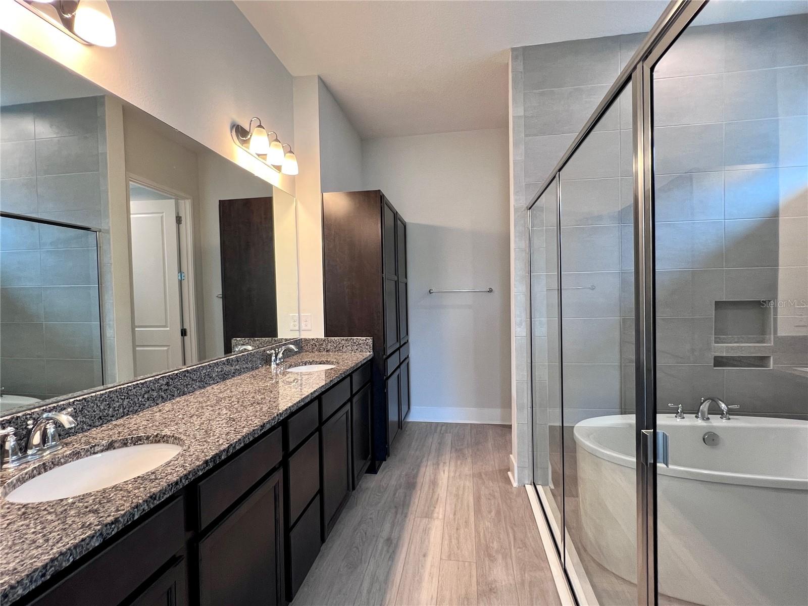 Image 29 of 58 For 8255 Nemours Parkway