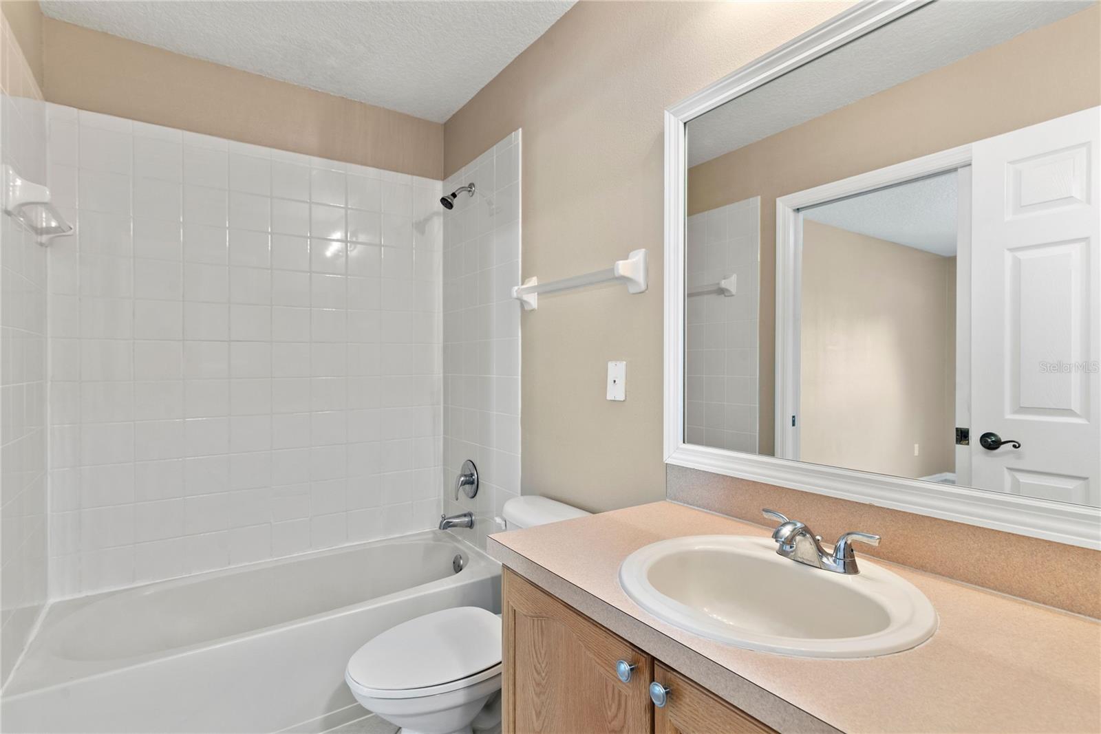Image 6 of 28 For 987 Butterfly Boulevard