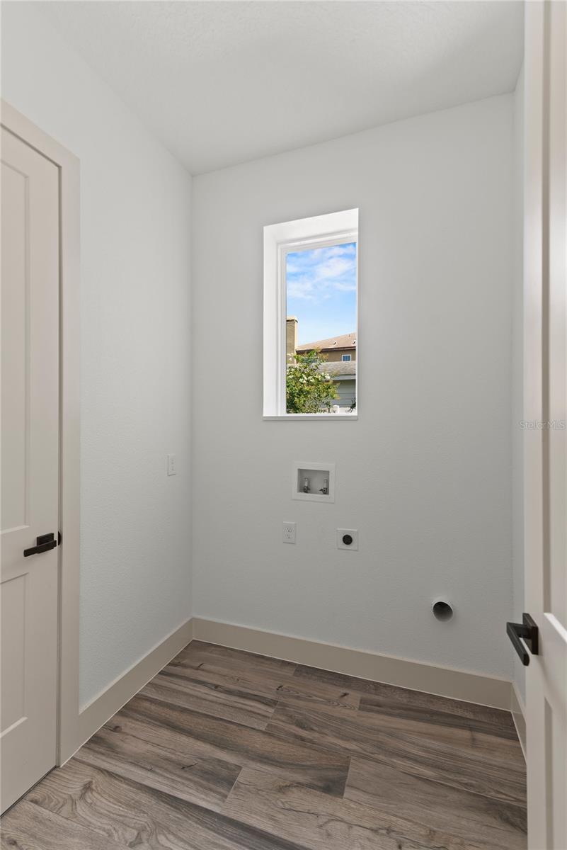 Image 31 of 35 For 726 Ellwood Avenue