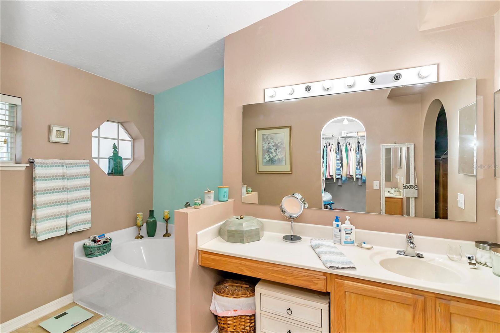 Image 17 of 30 For 153 Juniper Run