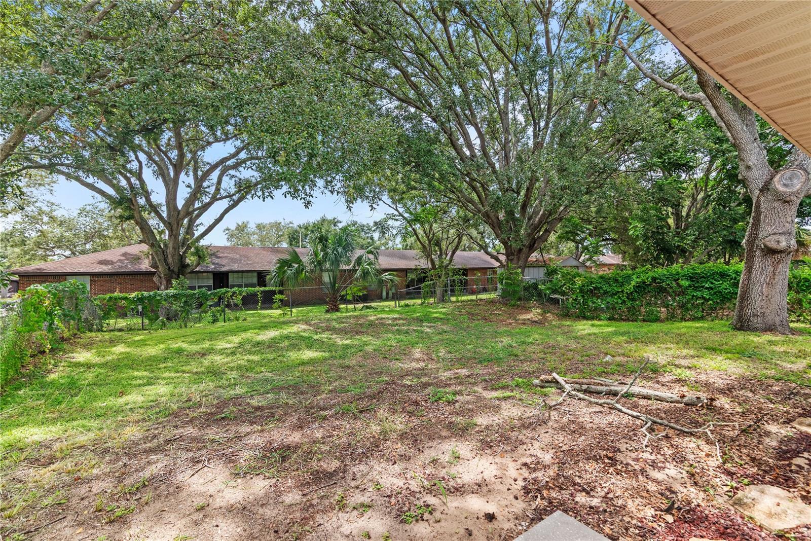 Image 21 of 25 For 1022 Disston Avenue