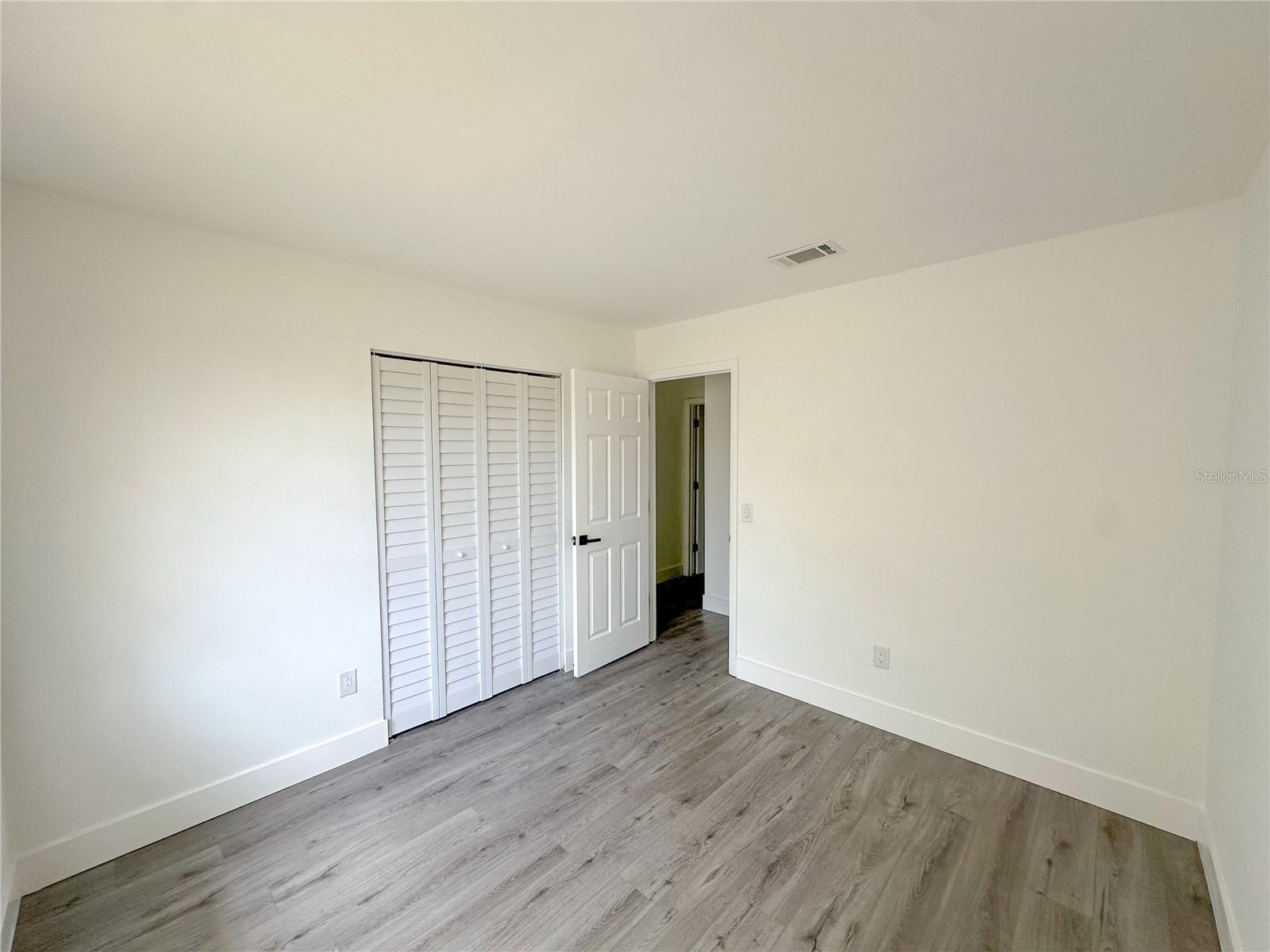 Image 10 of 24 For 1060 Mariposa Drive Ne